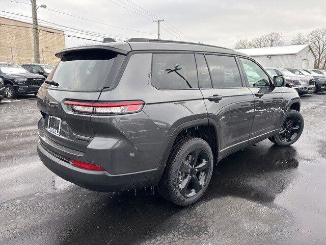2025 Jeep Grand Cherokee Limited photo 4
