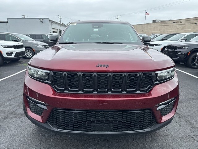 2025 Jeep Grand Cherokee Limited photo 2