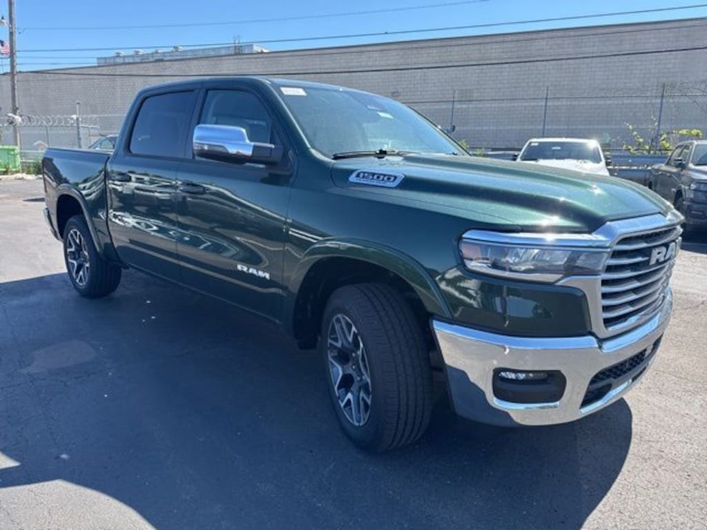 New 2026 Ram 1500 LARAMIE CREW CAB 4X4 5'7 BOX Pickup