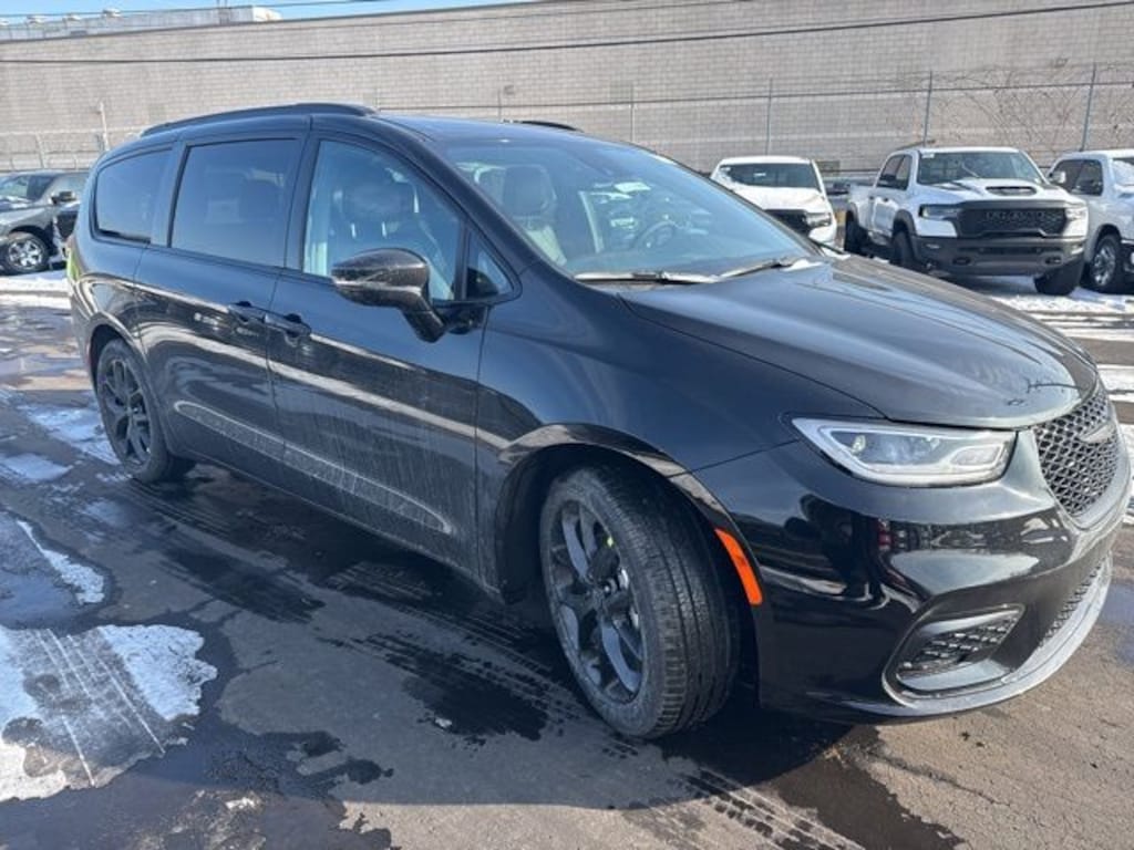 New 2026 Chrysler Pacifica SELECT Passenger Van