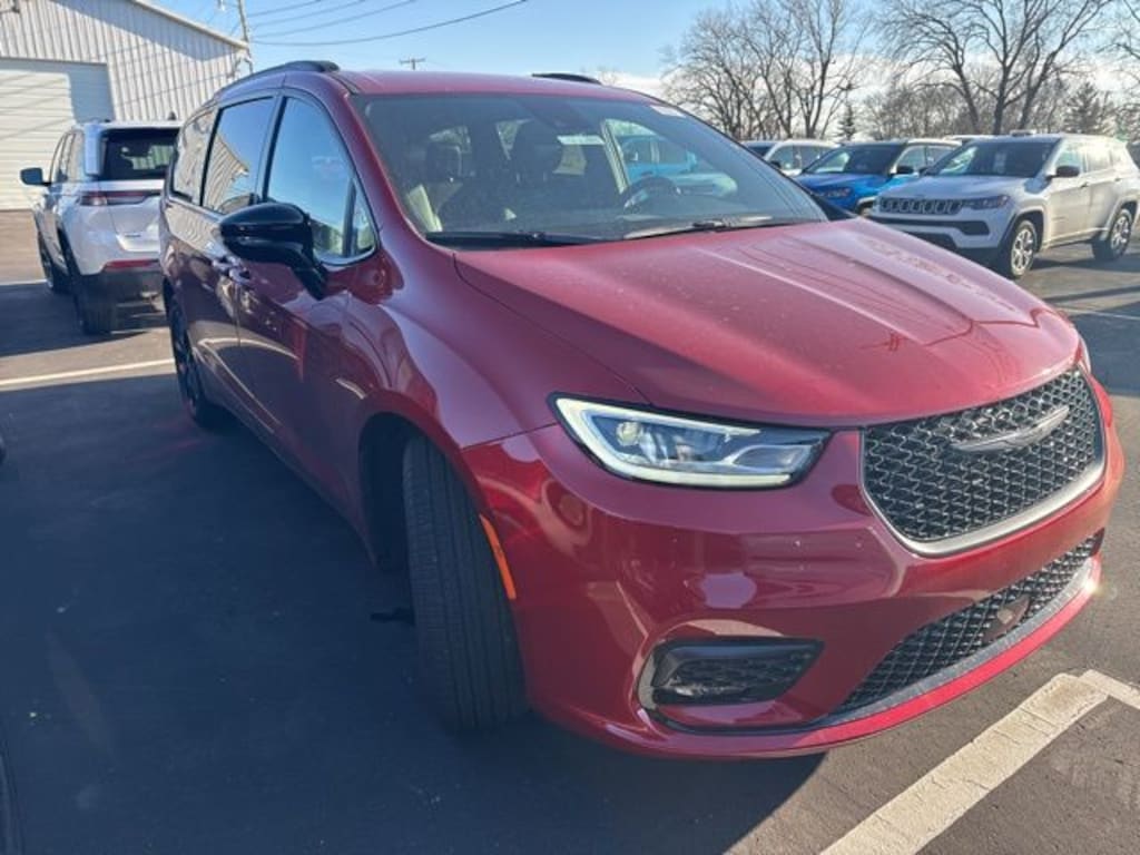 New 2026 Chrysler Pacifica SELECT Passenger Van