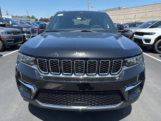2025 Jeep Grand Cherokee Limited photo 2