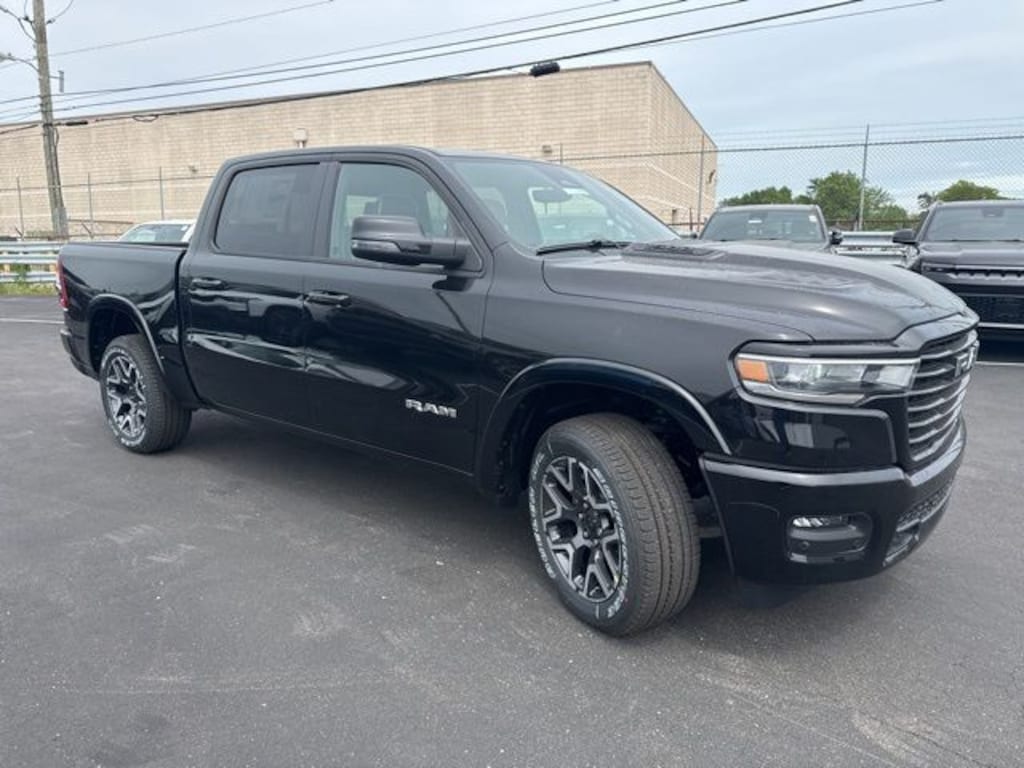 New 2026 Ram 1500 LARAMIE CREW CAB 4X4 5'7 BOX Pickup