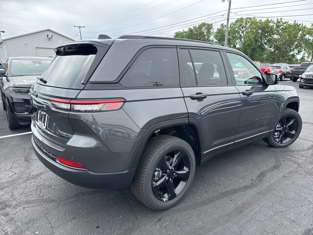 2025 Jeep Grand Cherokee Limited photo 4