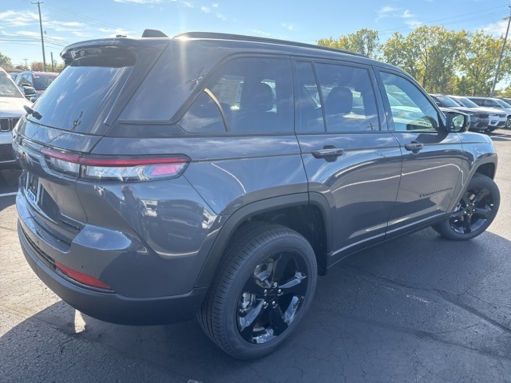 New 2025 Jeep Grand Cherokee LIMITED 4X4 Sport Utility