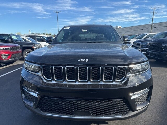 2025 Jeep Grand Cherokee Limited photo 2