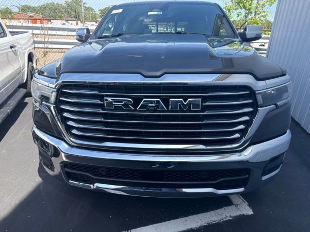 New 2026 Ram 1500 LARAMIE CREW CAB 4X4 5'7 BOX Pickup