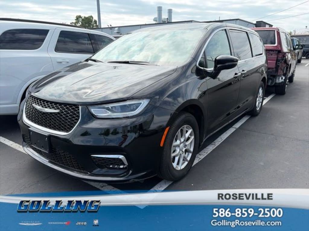 Used 2026 Chrysler Pacifica Select Van Passenger Van