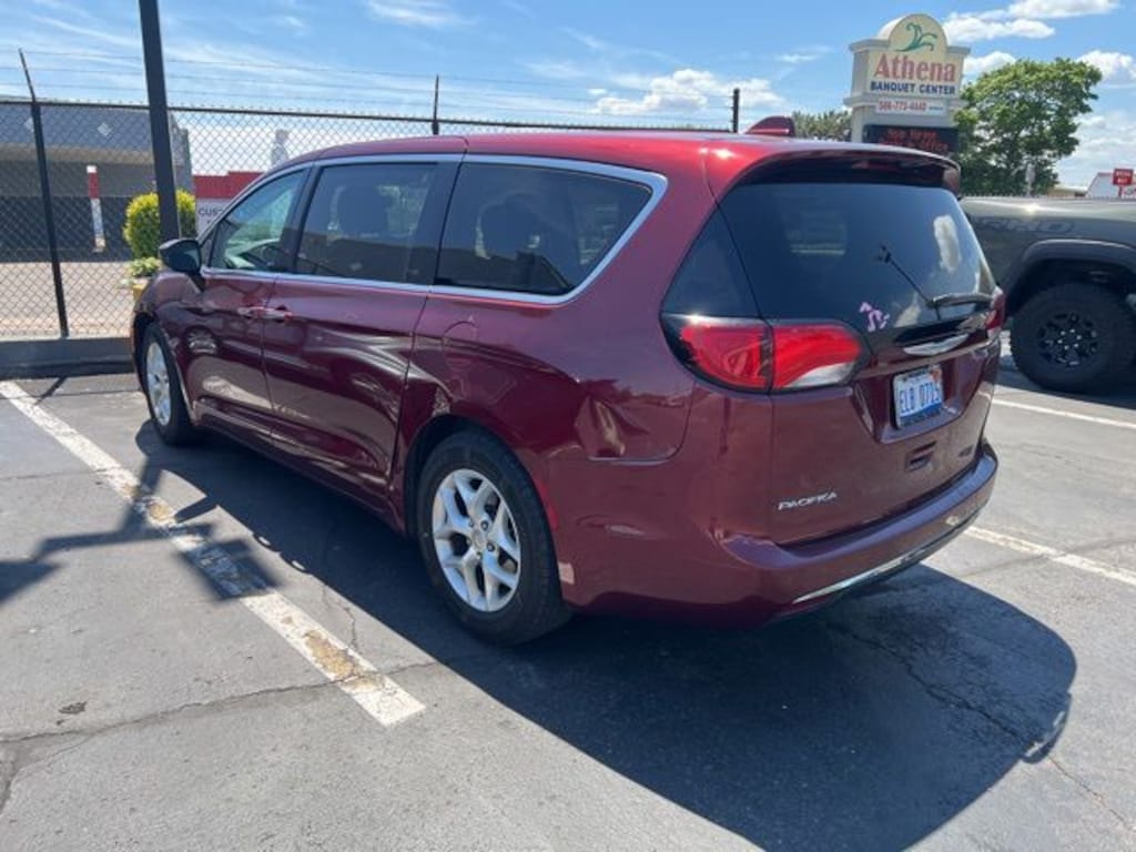Used 2017 Chrysler Pacifica Touring-L Van