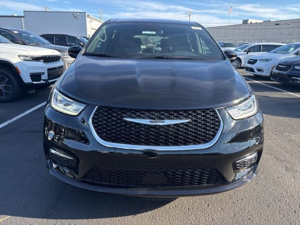 New 2026 Chrysler Pacifica SELECT Passenger Van