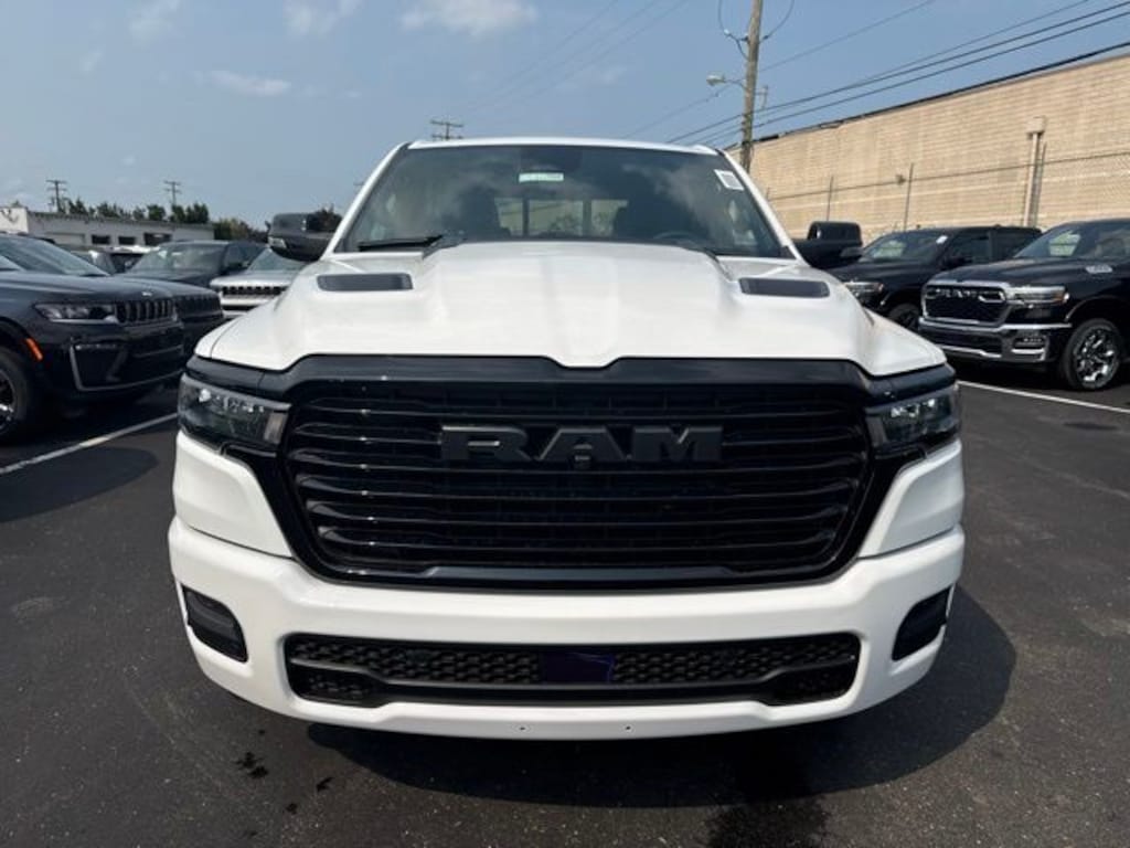 New 2026 Ram 1500 LARAMIE CREW CAB 4X4 5'7 BOX Pickup