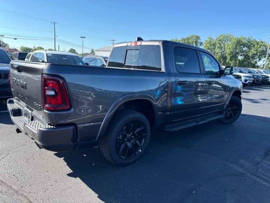 New 2026 Ram 1500 LARAMIE CREW CAB 4X4 5'7 BOX Pickup