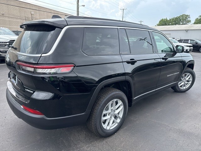 2025 Jeep Grand Cherokee Laredo photo 4