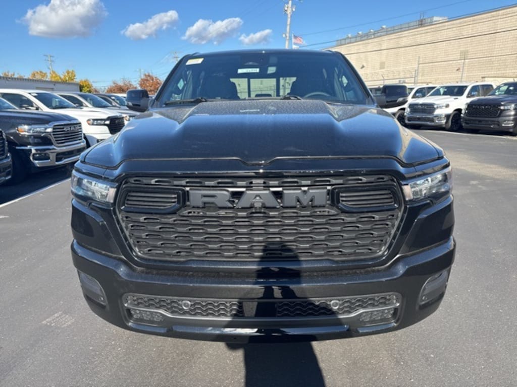 New 2026 Ram 1500 BIG HORN CREW CAB 4X4 5'7 BOX Pickup