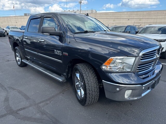 2017 Ram 1500 Big Horn photo 3