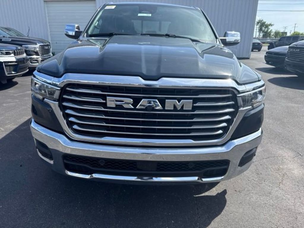 New 2026 Ram 1500 LARAMIE CREW CAB 4X4 5'7 BOX Pickup