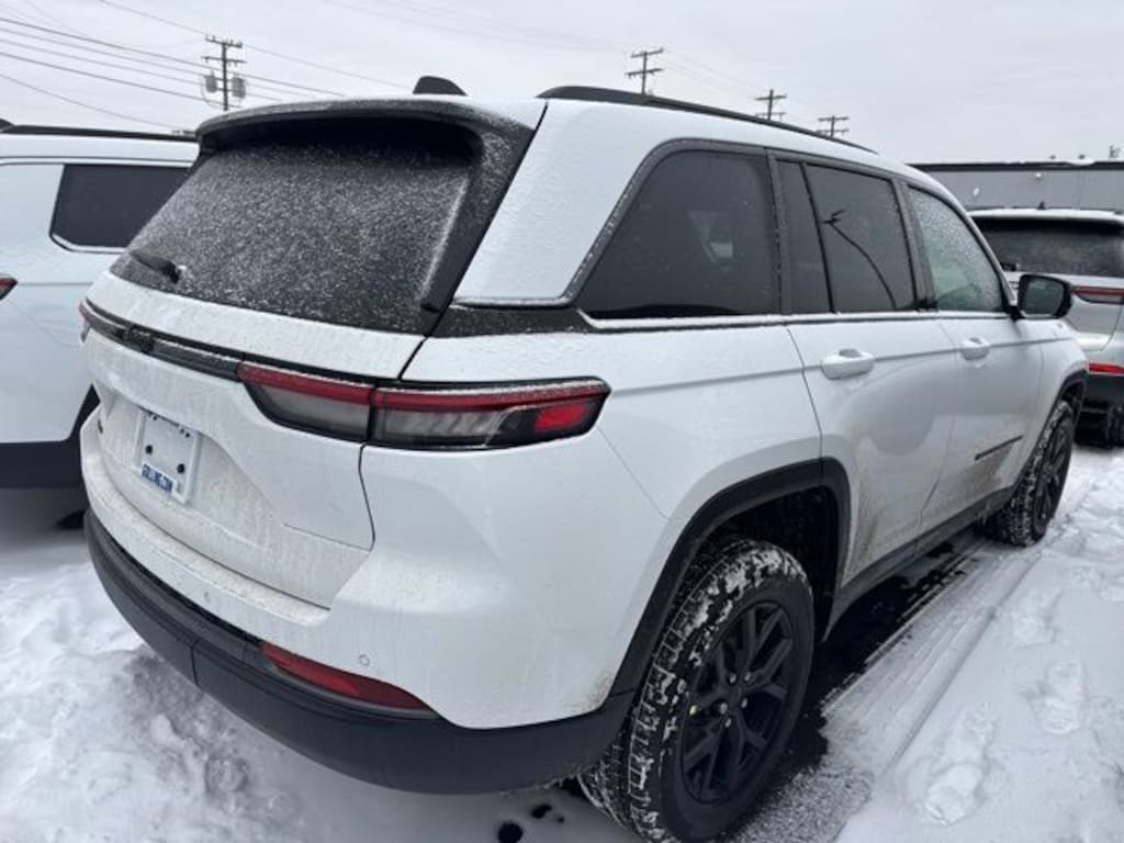 New 2026 Jeep Grand Cherokee LAREDO ALTITUDE 4X4 Sport Utility