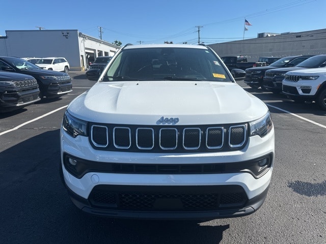 Certified 2022 Jeep Compass Latitude with VIN 3C4NJDBB6NT233948 for sale in Roseville, MI