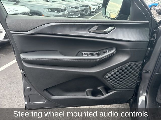 2025 Jeep Grand Cherokee Altitude - Photo 10