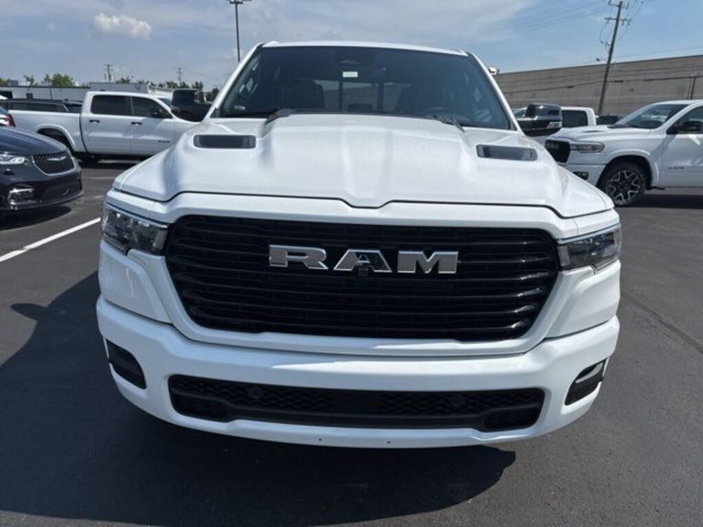 New 2026 Ram 1500 LARAMIE CREW CAB 4X4 5'7 BOX Pickup