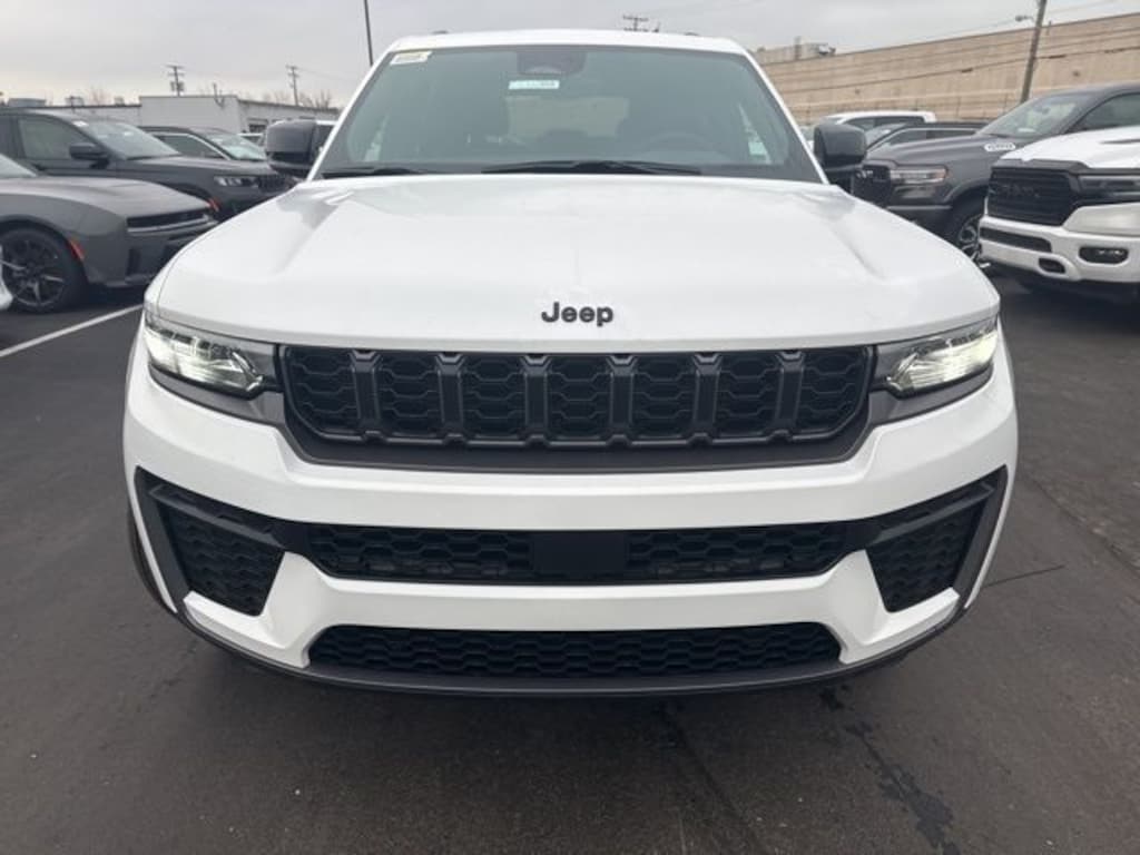 New 2026 Jeep Grand Cherokee LAREDO ALTITUDE 4X4 Sport Utility