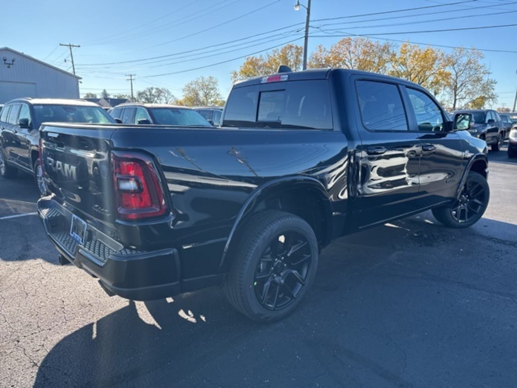 New 2026 Ram 1500 LARAMIE CREW CAB 4X4 5'7 BOX Pickup