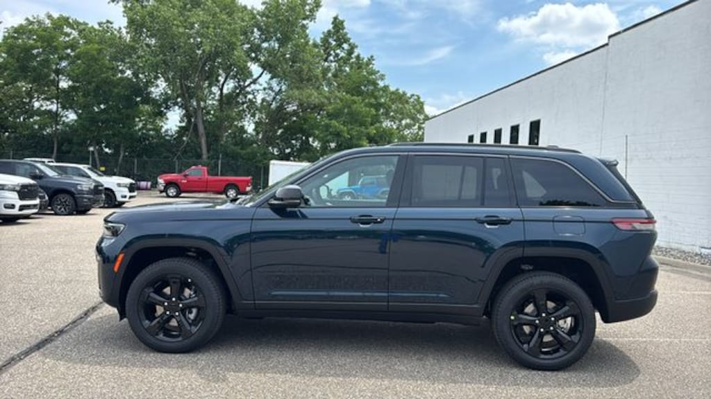 New 2026 Jeep Grand Cherokee Limited 4x4 Sport Utility