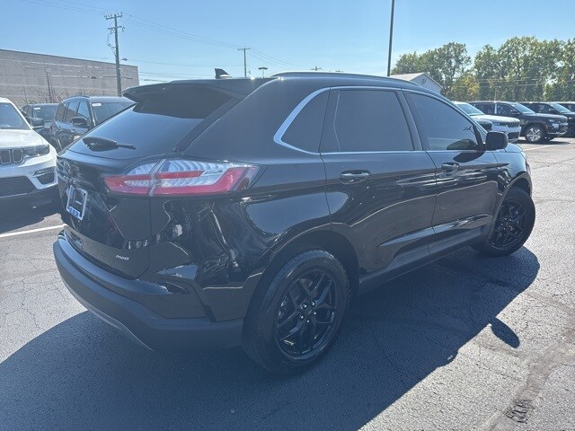 2023 Ford Edge SEL photo 4