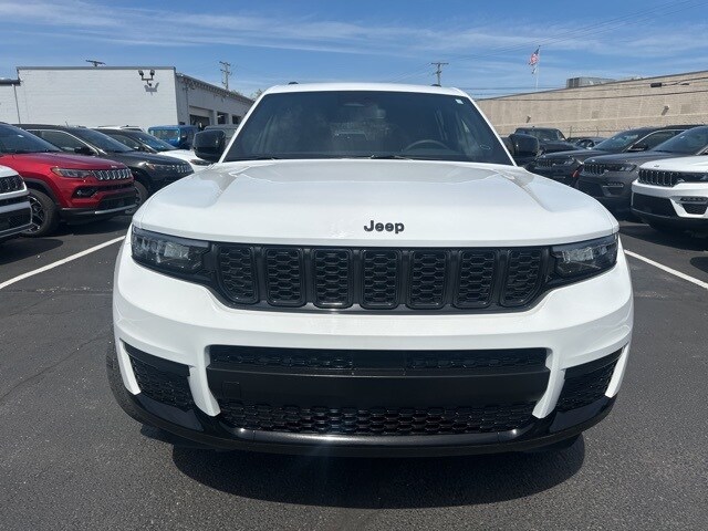 Used 2023 Jeep Grand Cherokee L Altitude with VIN 1C4RJKAG2P8848095 for sale in Roseville, MI