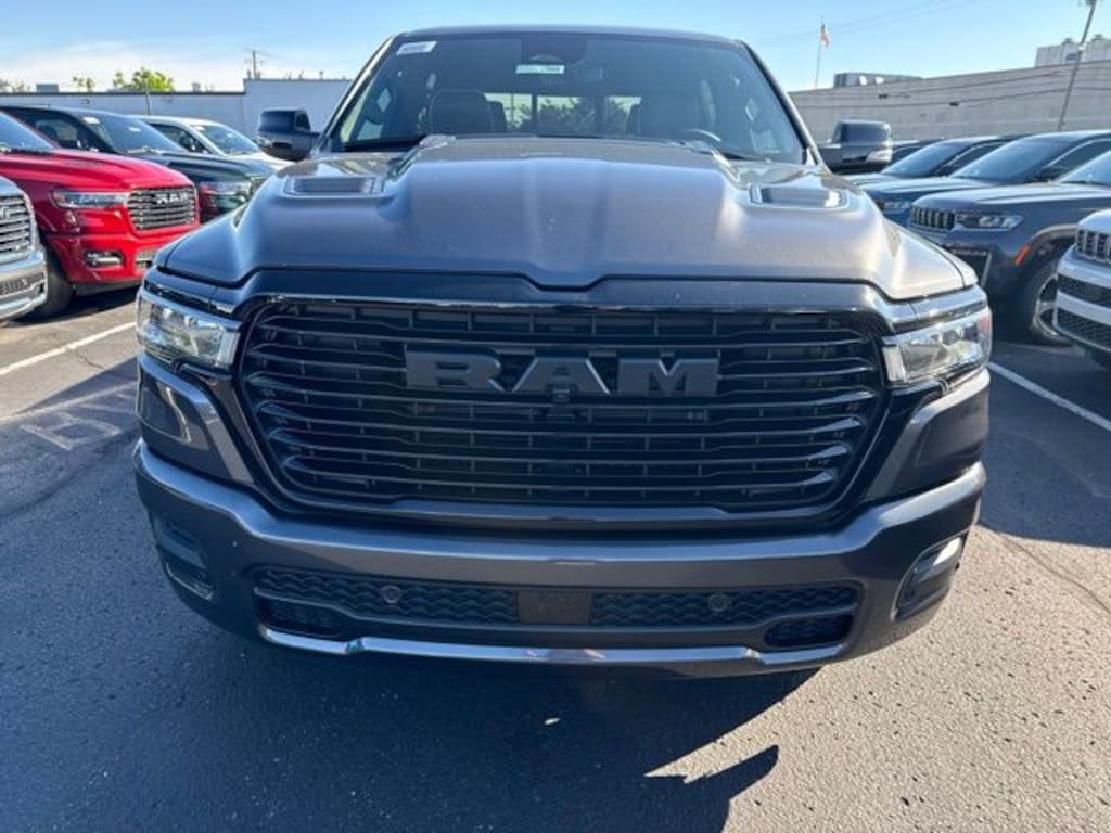New 2026 Ram 1500 LARAMIE CREW CAB 4X4 5'7 BOX Pickup