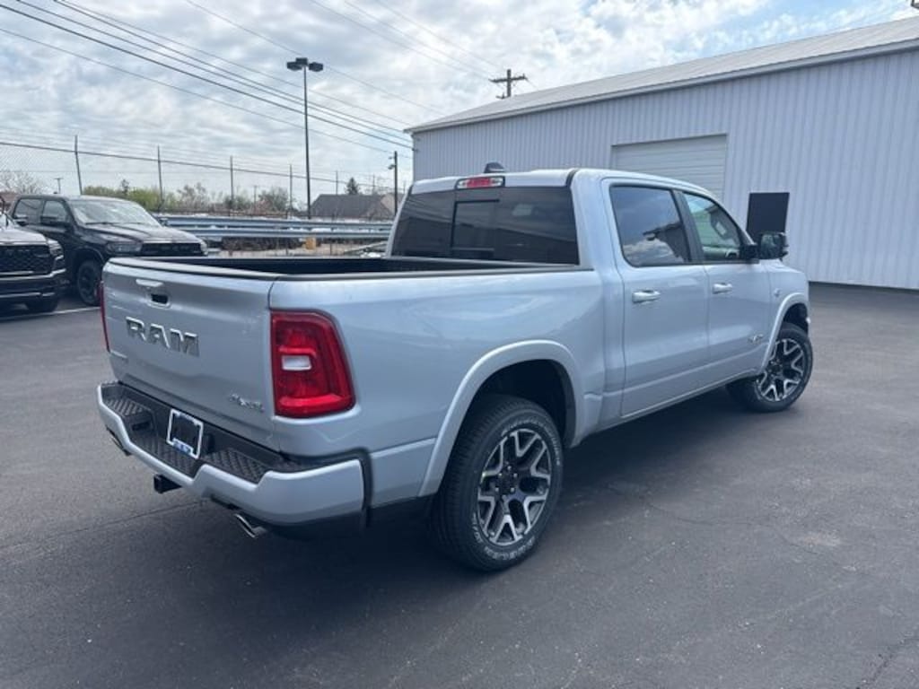 New 2026 Ram 1500 LARAMIE CREW CAB 4X4 5'7 BOX Pickup