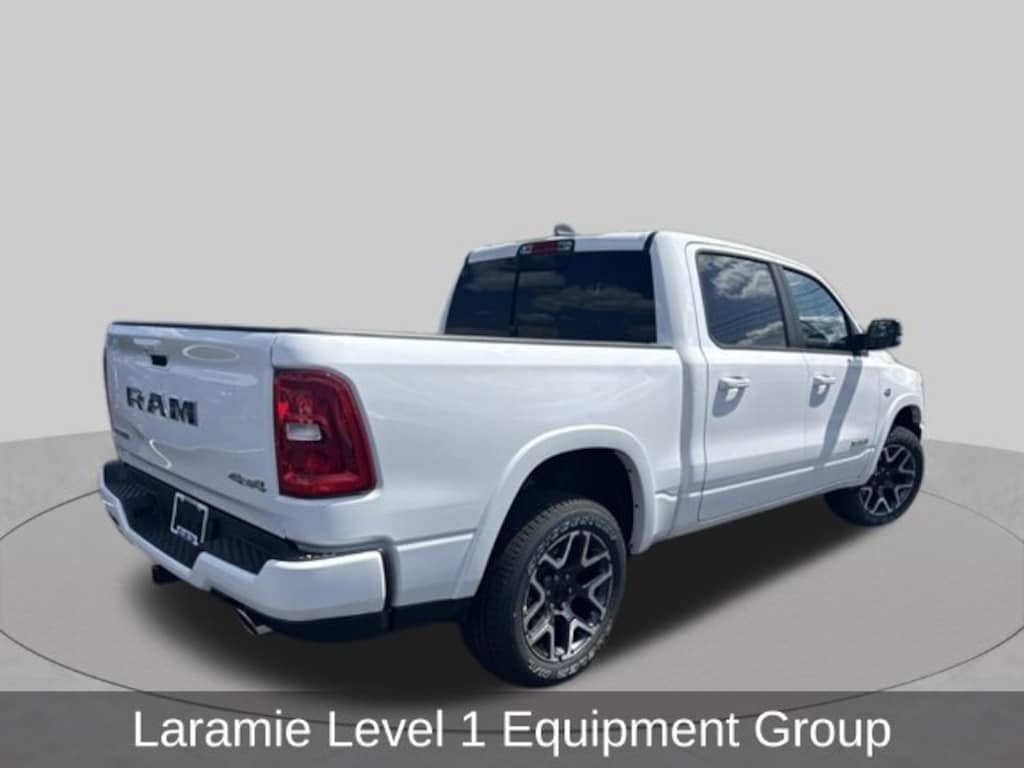 New 2026 Ram 1500 LARAMIE CREW CAB 4X4 5'7 BOX Pickup