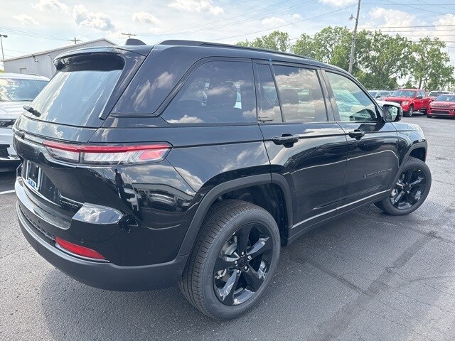 2025 Jeep Grand Cherokee Limited photo 4