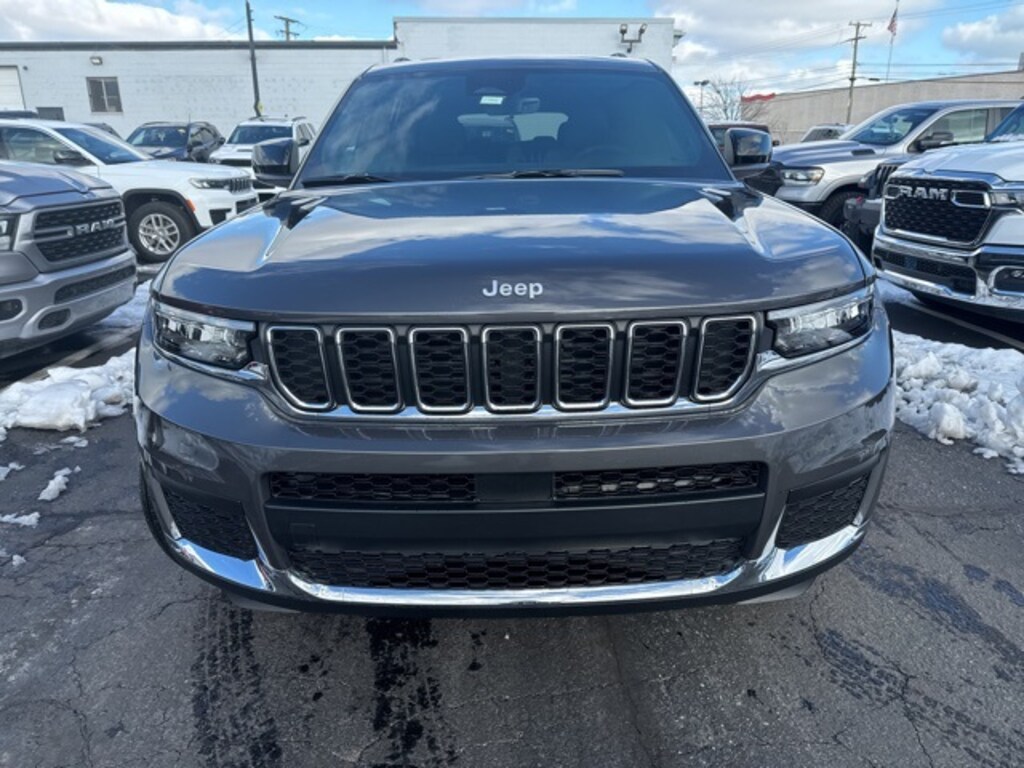 Used 2025 Jeep Grand Cherokee L Laredo SUV