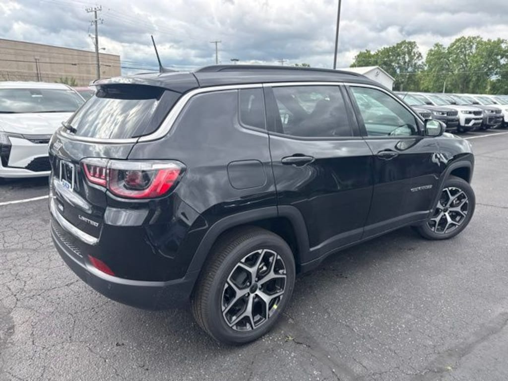New 2026 Jeep Compass LIMITED 4X4 Sport Utility