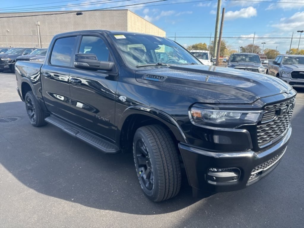 New 2026 Ram 1500 BIG HORN CREW CAB 4X4 5'7 BOX Pickup