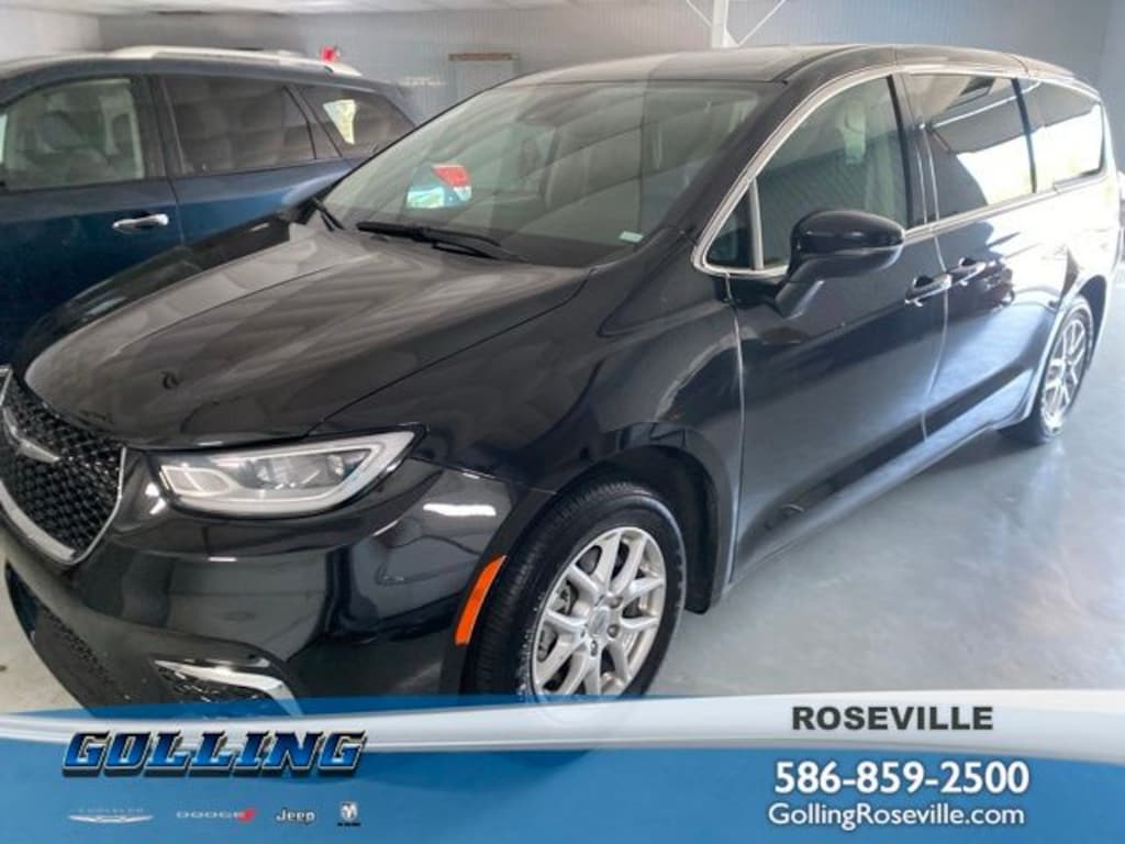 Used 2023 Chrysler Pacifica Touring L Van Passenger Van
