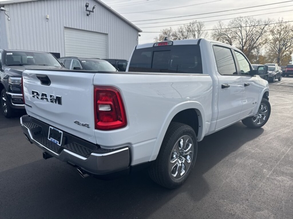 New 2026 Ram 1500 BIG HORN CREW CAB 4X4 5'7 BOX Pickup