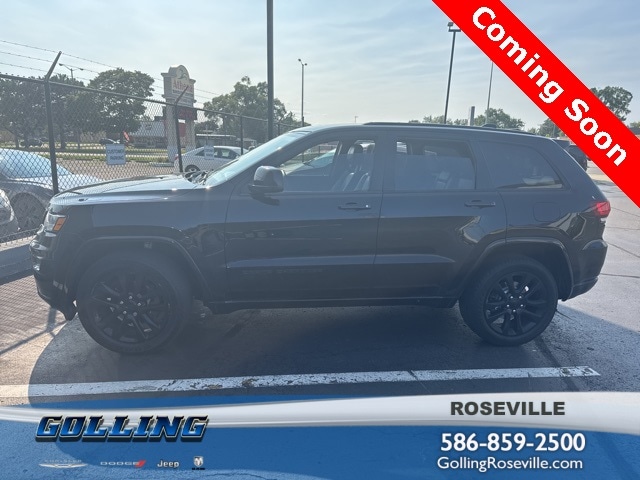 Used 2017 Jeep Grand Cherokee Altitude with VIN 1C4RJFAG1HC733915 for sale in Roseville, MI
