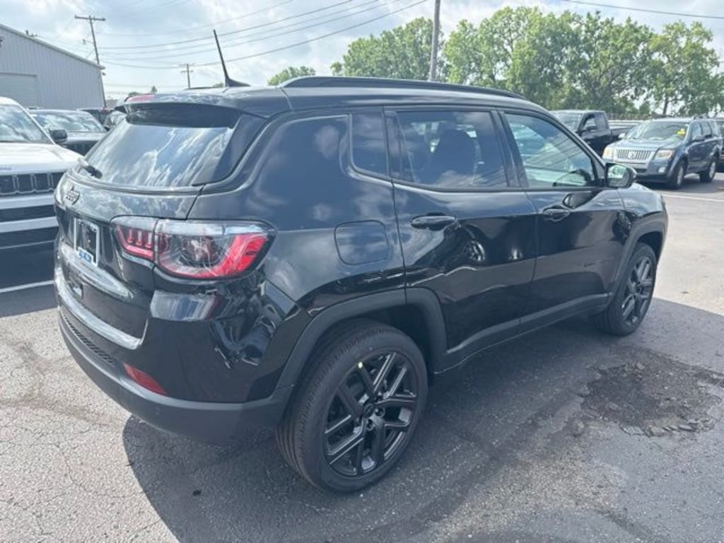 New 2026 Jeep Compass LIMITED ALTITUDE 4X4 Sport Utility