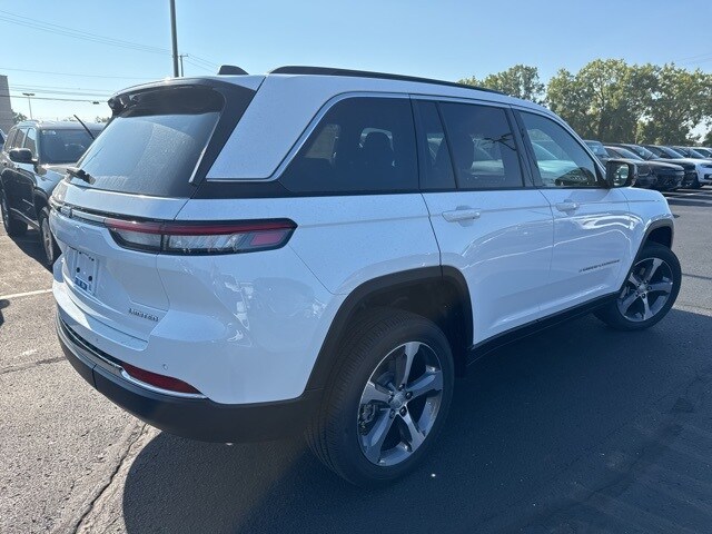2025 Jeep Grand Cherokee Limited photo 4