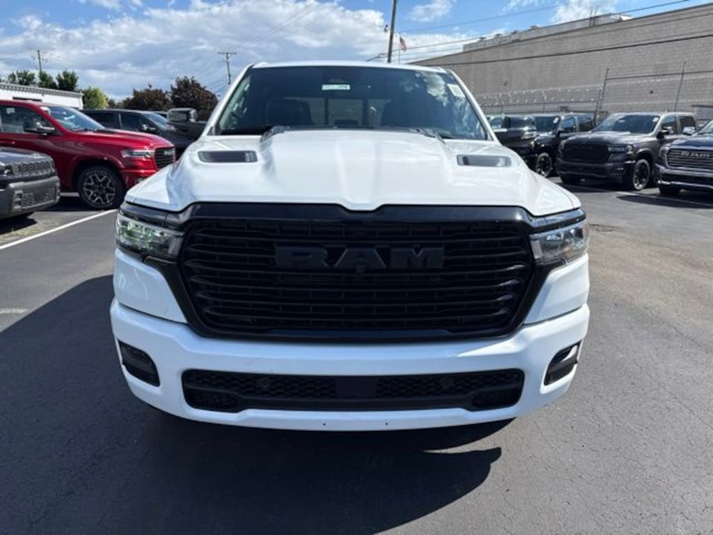 New 2026 Ram 1500 LARAMIE CREW CAB 4X4 5'7 BOX Pickup