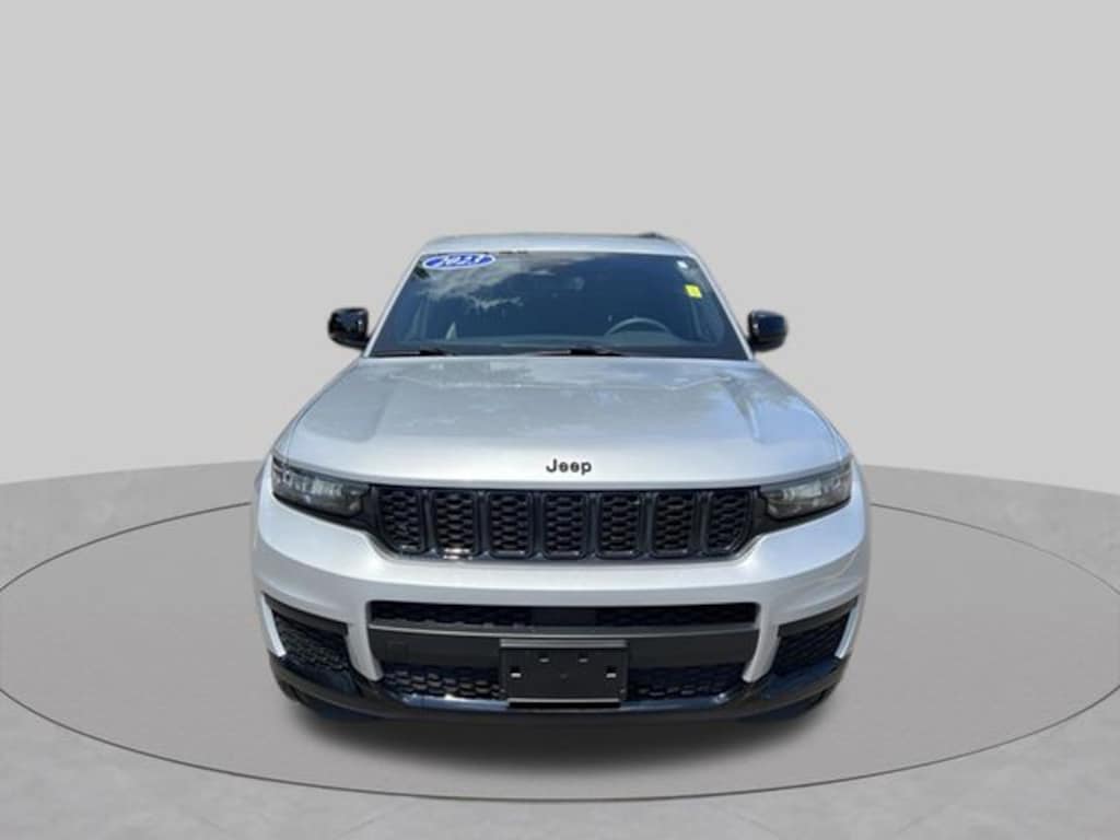 Used 2023 Jeep Grand Cherokee L Laredo SUV