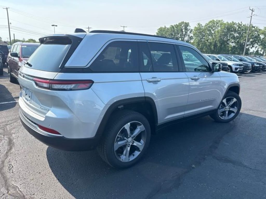 New 2026 Jeep Grand Cherokee LIMITED 4X4 Sport Utility