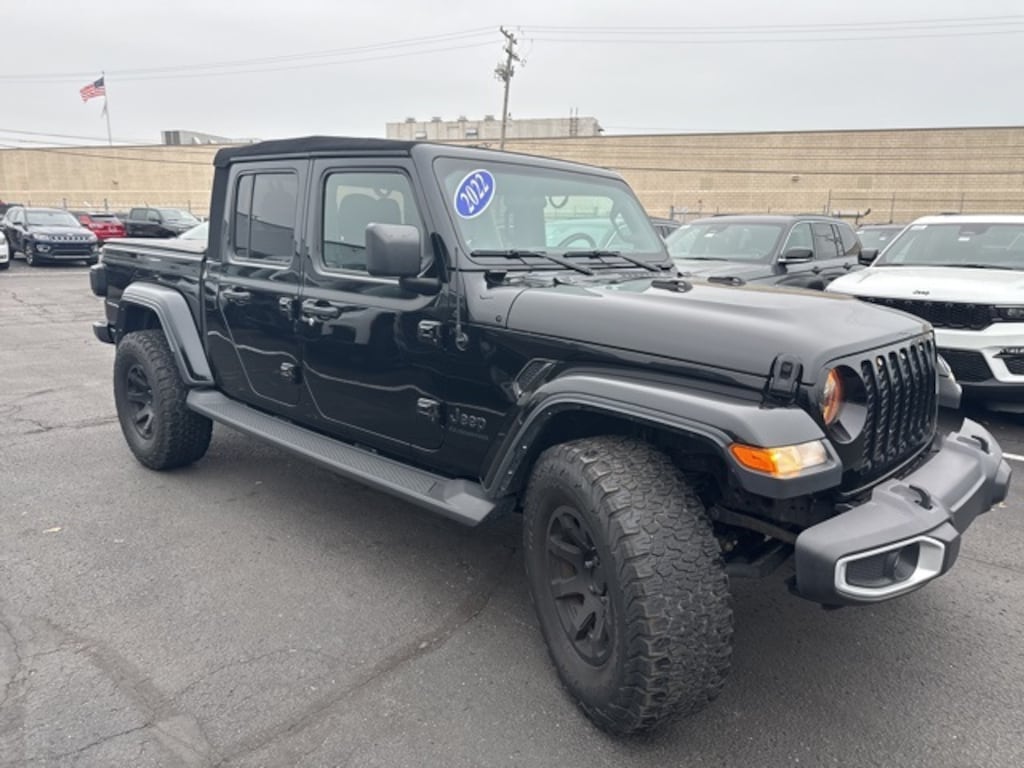 Used 2022 Jeep Gladiator Sport Truck Crew Cab