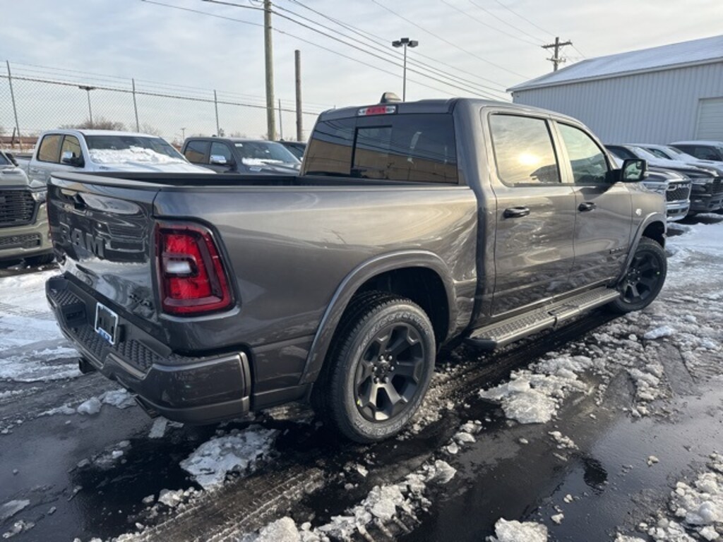 New 2026 Ram 1500 BIG HORN CREW CAB 4X4 5'7 BOX Pickup
