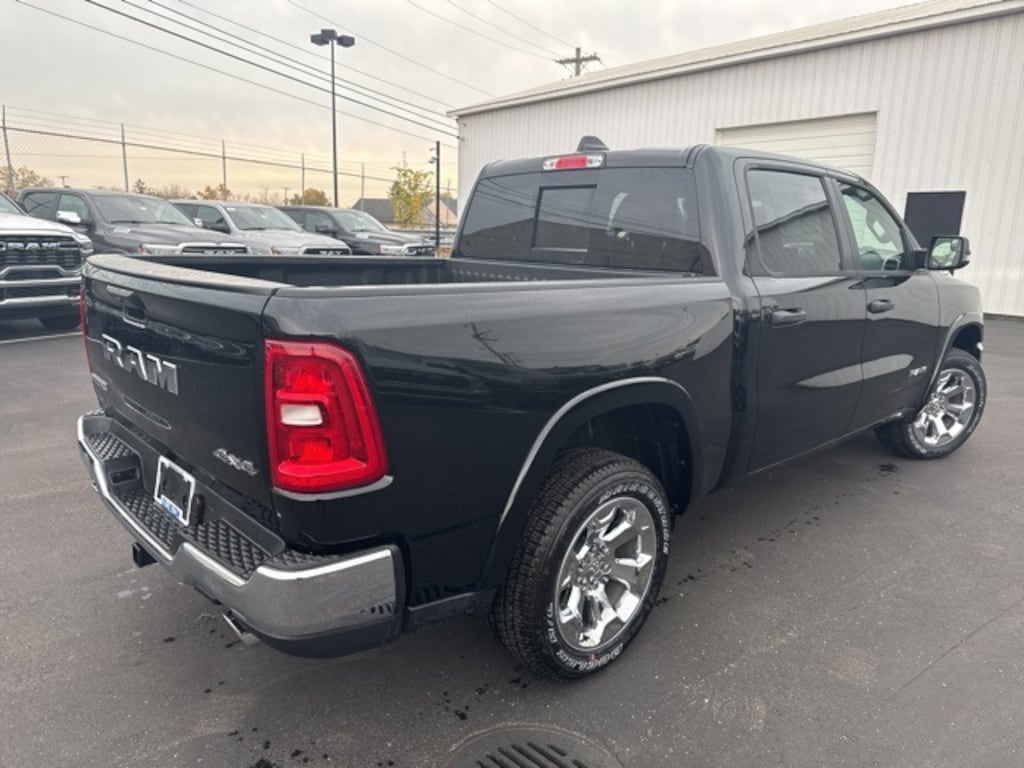 New 2026 Ram 1500 BIG HORN CREW CAB 4X4 5'7 BOX Pickup