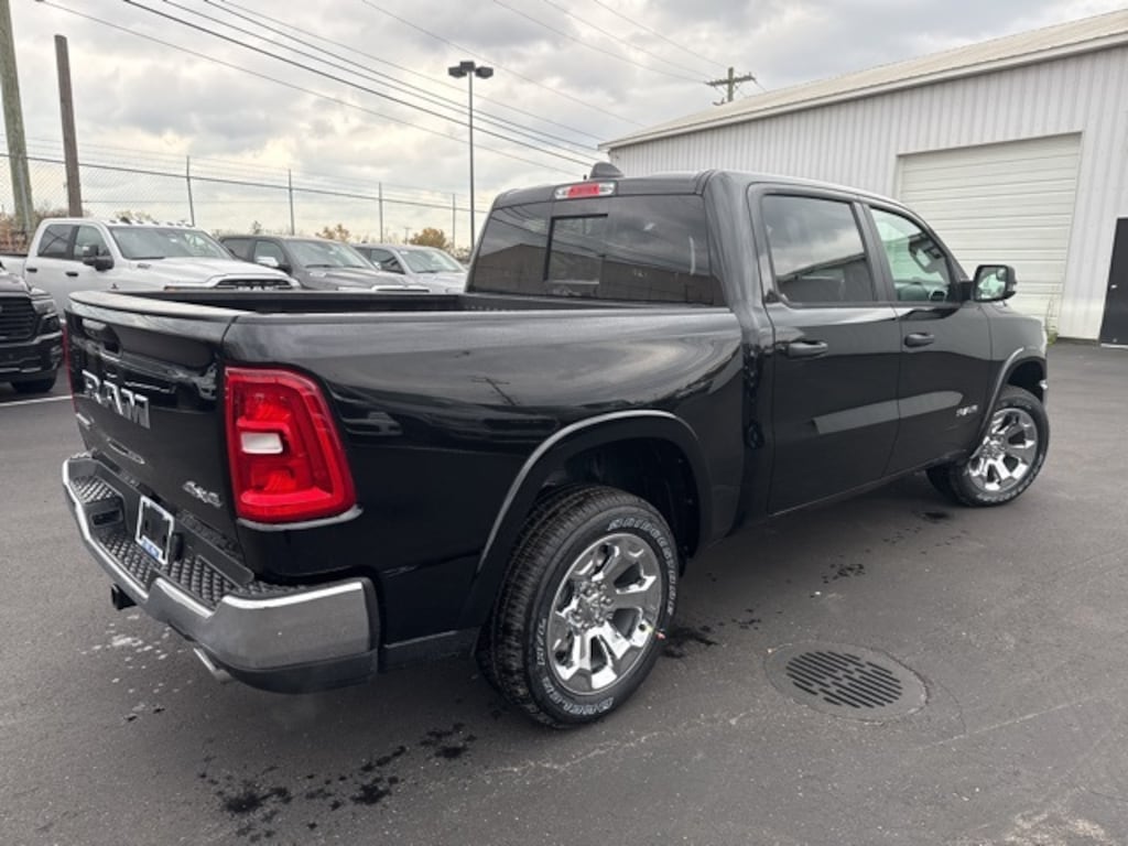 New 2026 Ram 1500 BIG HORN CREW CAB 4X4 5'7 BOX Pickup