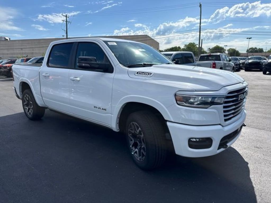 New 2026 Ram 1500 LARAMIE CREW CAB 4X4 5'7 BOX Pickup