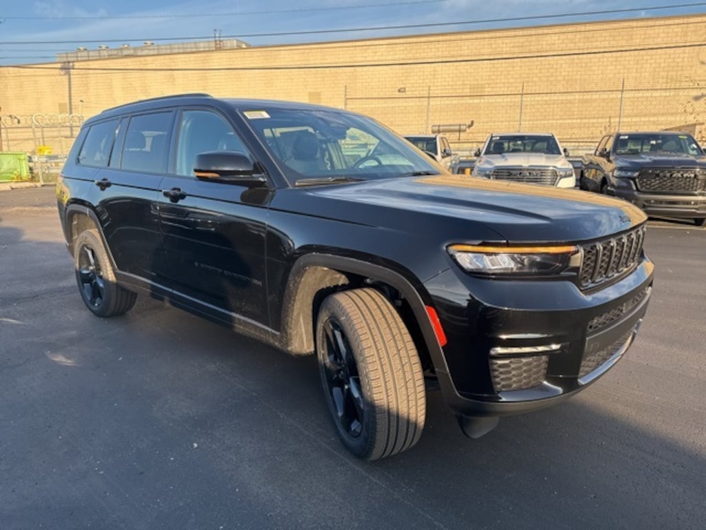 New 2025 Jeep Grand Cherokee L LIMITED 4X4 Sport Utility